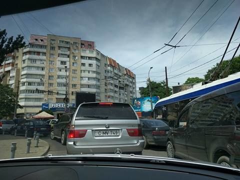 Центр Кишинева парализован из-за перекрытой для ремонта площади Великого Национального Собрания