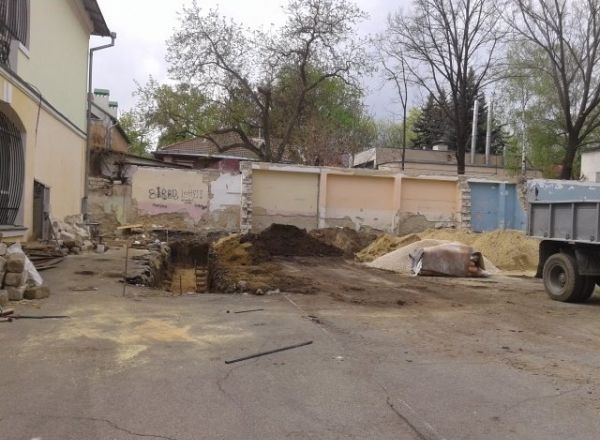 Опасную находку обнаружили в кишиневском лицее Мирча Илиаде