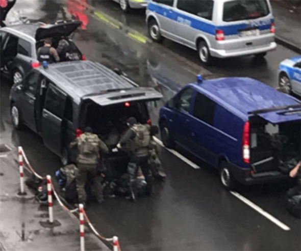 Вооруженный мужчина ворвался в колледж в Германии