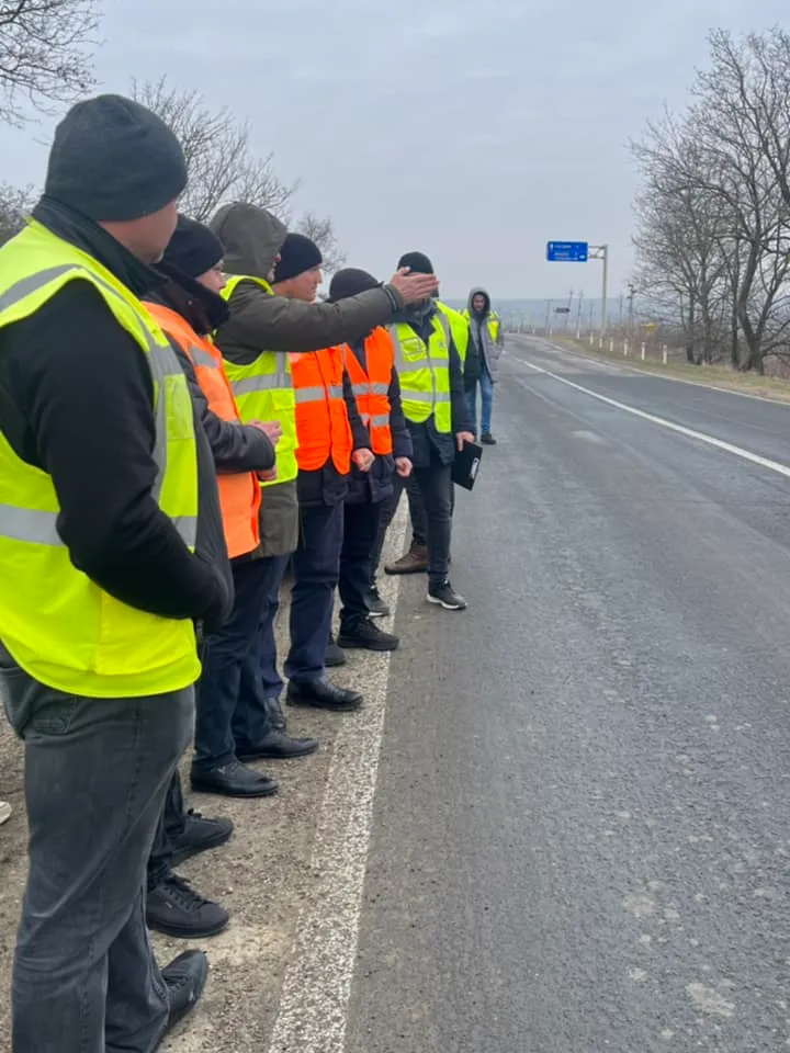 Lucrările de întreținere periodică pe un drum național, finalizate
