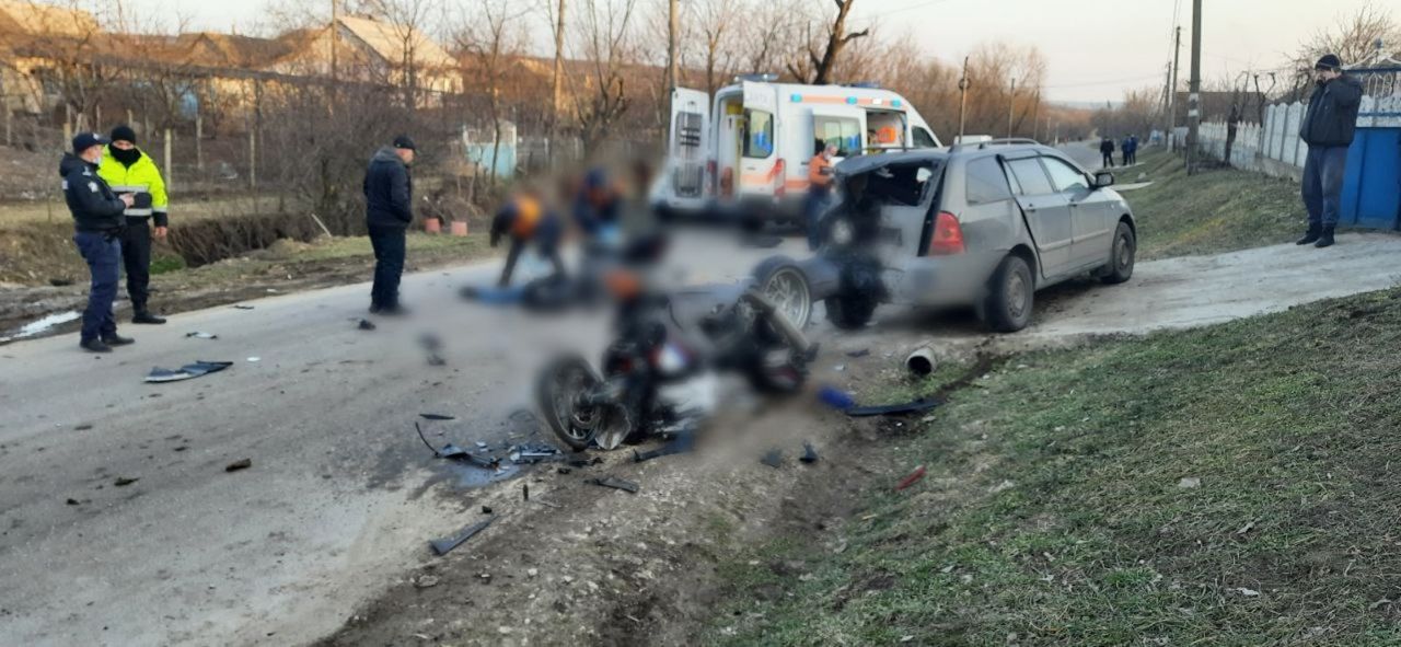 В Новоаненском районе в ДТП погиб мотоциклист: врезался в припаркованное авто