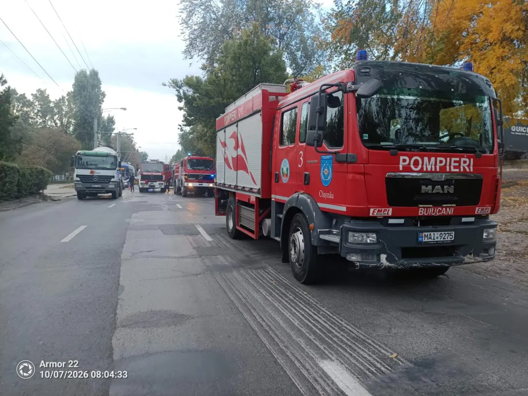 В Кишиневе загорелось бомбоубежище: пожар тушат восемь экипажей пожарных