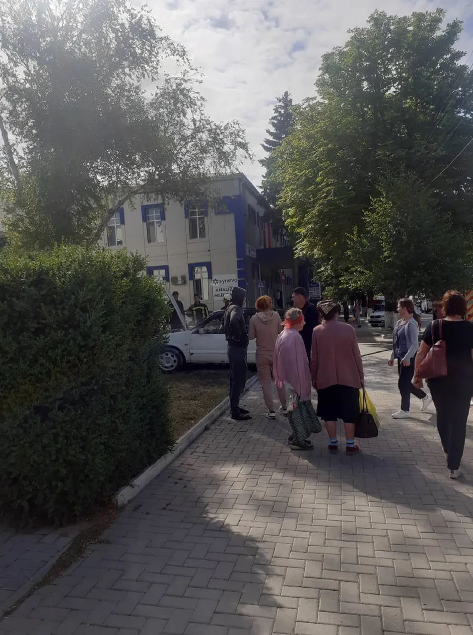 Автомобиль загорелся возле банка в городе Рышканы