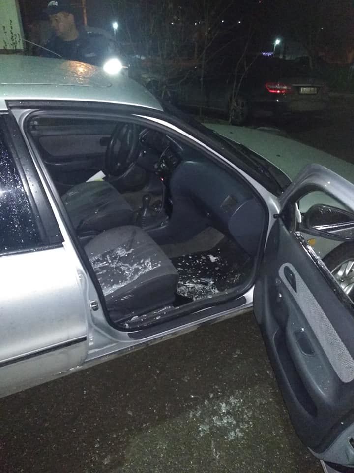 В столице неизвестные попытались ограбить автомобиль