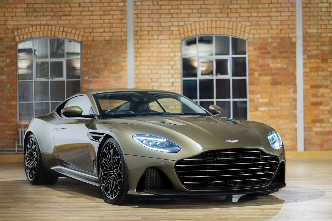 Aston Martin выпустил суперкар к юбилею фильма о Джеймсе Бонде