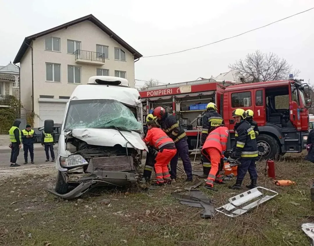 Accident grav la Tohatin: Mai multe persoane au fost rănite