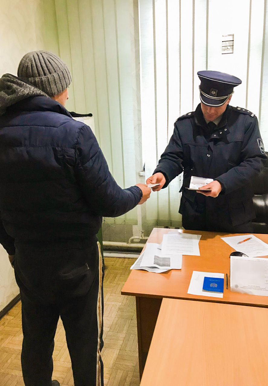 Cât a plătit un moldovean pentru un permis de conducere falsificat