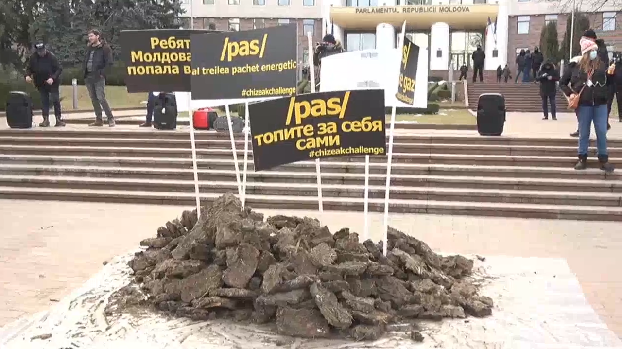 В центре Кишинева прошел протест против повышения тарифов на газ и отопление