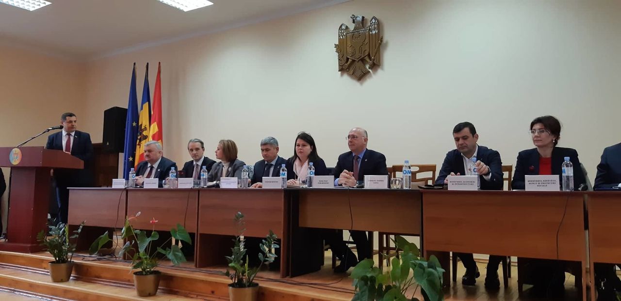 Филип прибыл в Кагул для поиска решений проблем местных жителей
