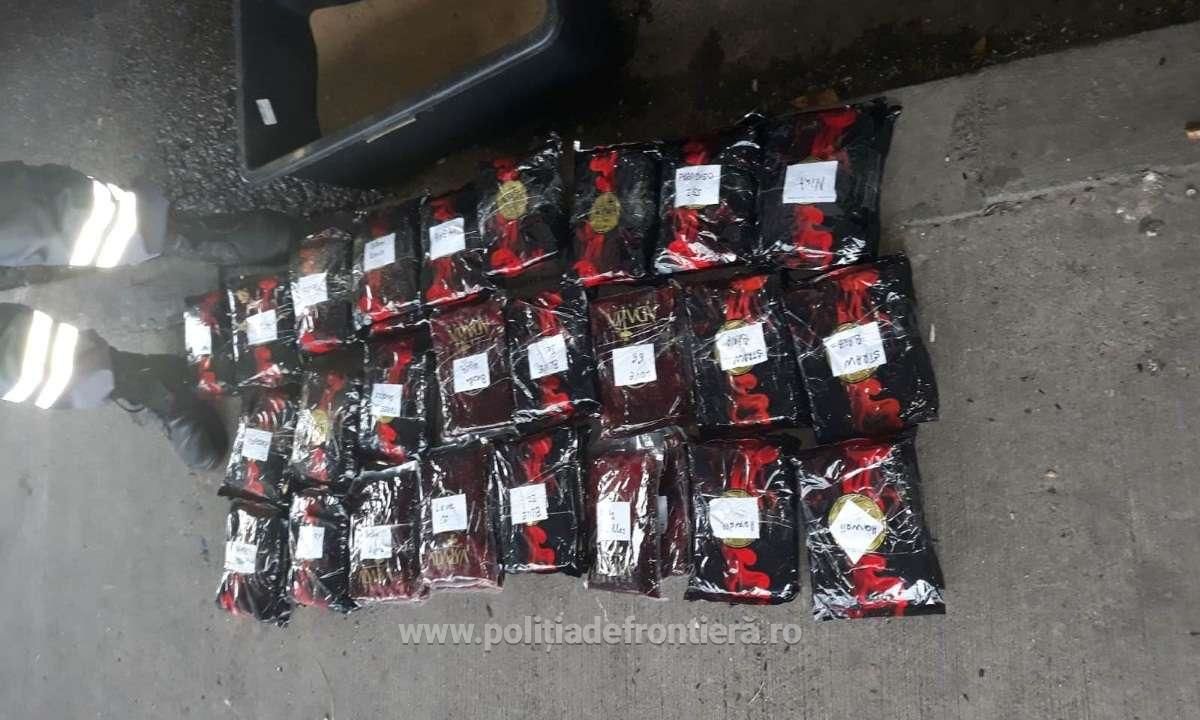 В грузовике из Молдовы контрабандный табак для кальяна был спрятан в ящике с песком