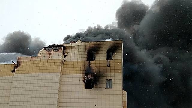 "Мы горим, прощайте!": очевидцы рассказывают о трагедии ТЦ в Кемерове