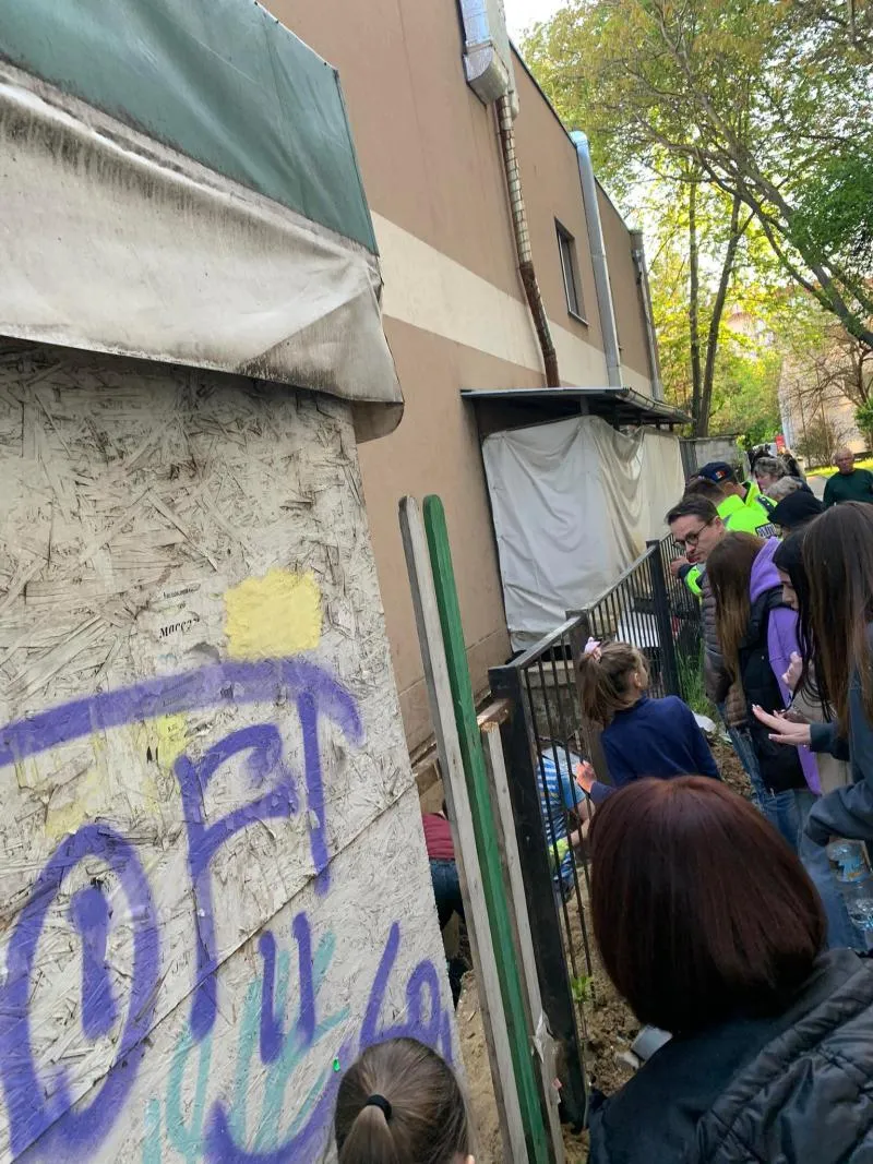 В Кишиневе рабочих засыпало грунтом
