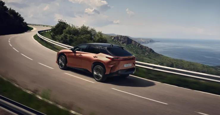 Lexus RZ 450e - теперь доступен и в Молдове