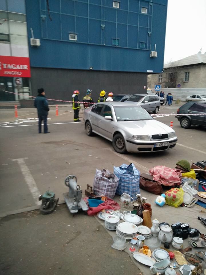 В Кишиневе неизвестный протаранил несколько авто и скрылся