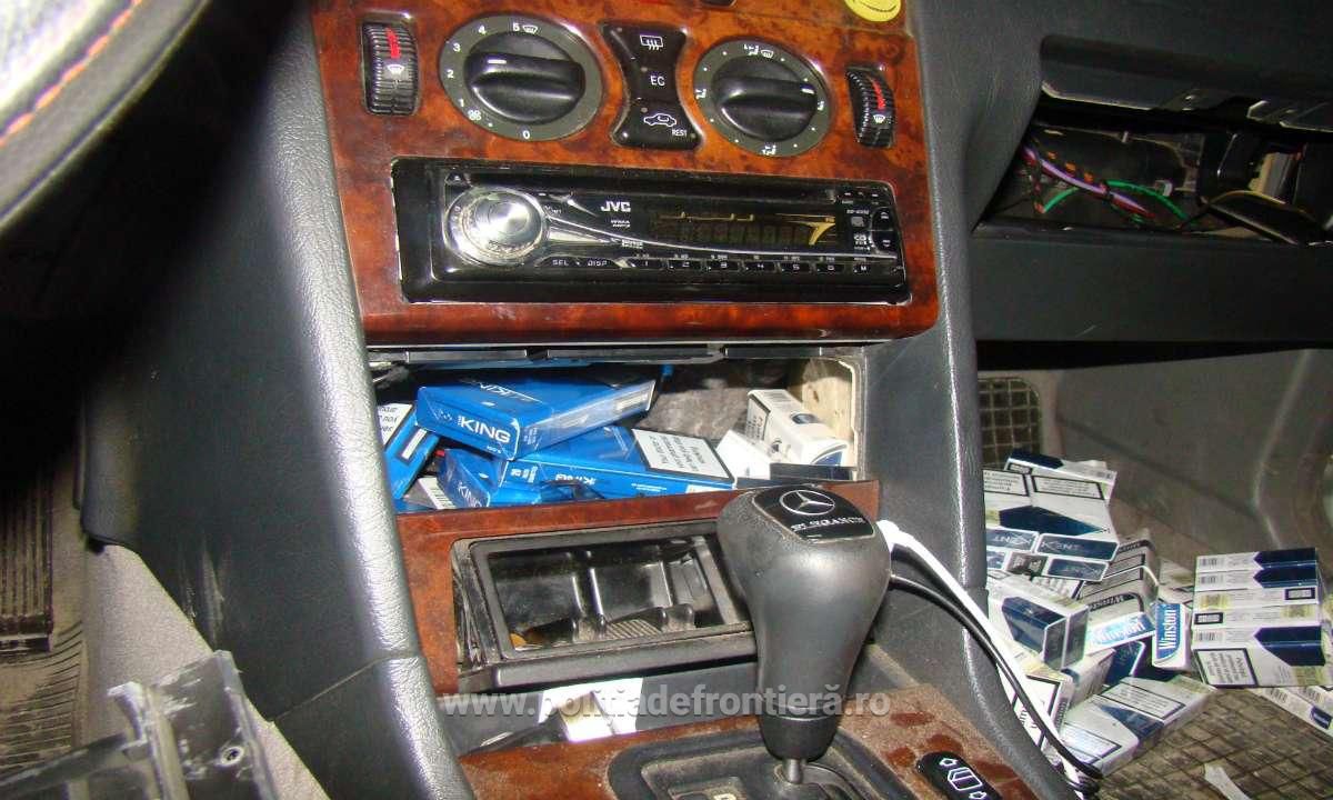 Четыре тысячи молдавских сигарет пытался вывезти из страны гражданин Румынии