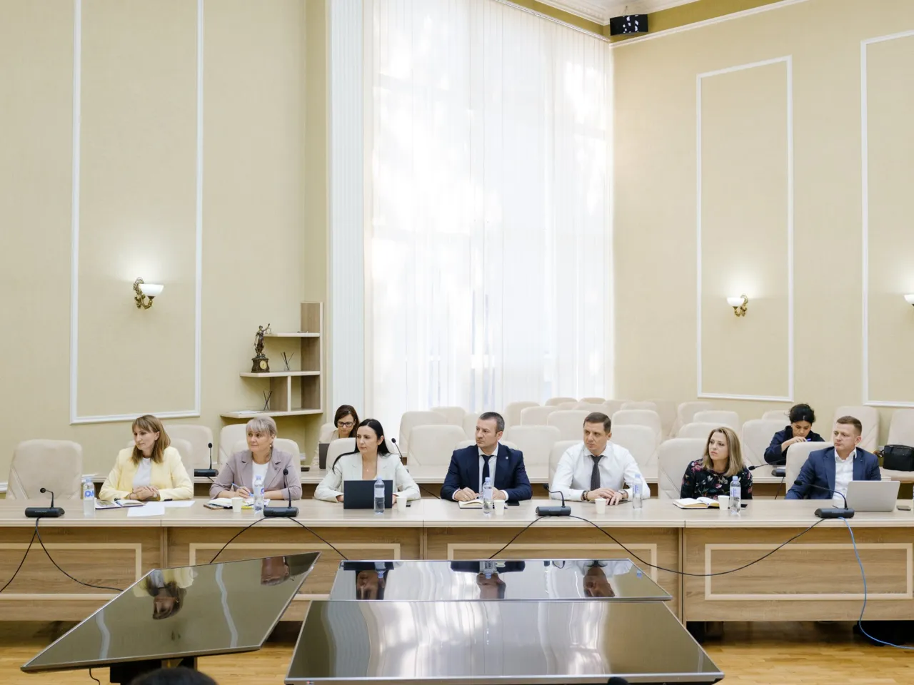 Министерство юстиции ищет решения по удержанию судей и прокуроров в системе