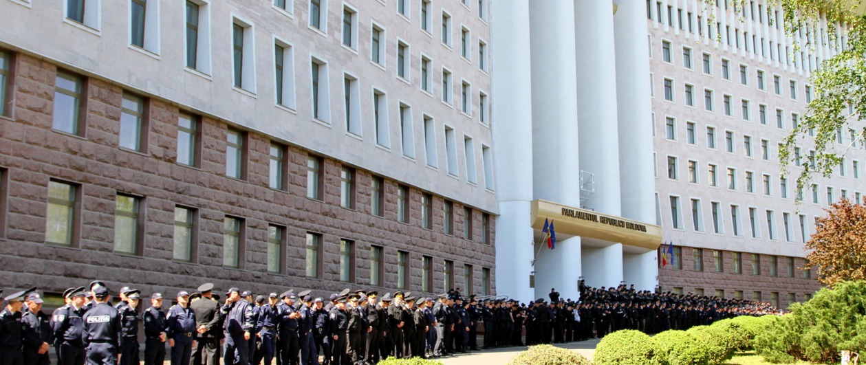 В Кишиневе митинг протеста закончился столкновениями с полицией