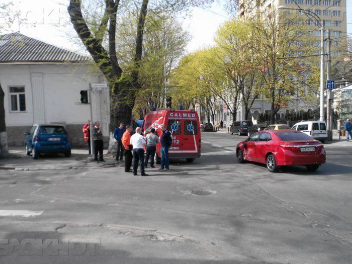 В столице произошло ДТП с участием "скорой"