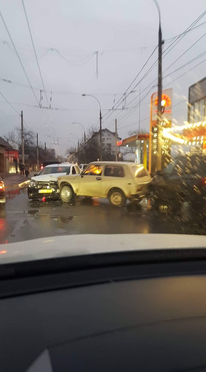 Цепное ДТП в Дурлештах: столкнулись 4 автомобиля