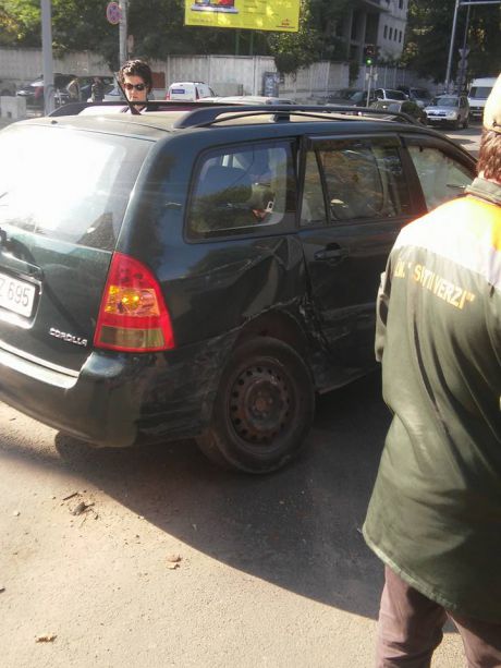 Accident de lux în Capitală: Două maşini, grav avariate