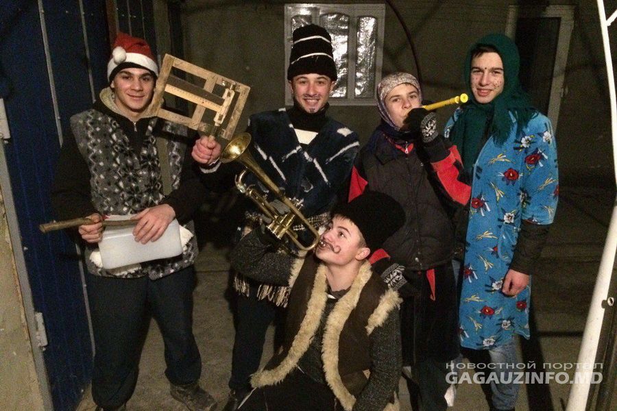 Гагаузские традиции к 7 и 14 января: обходы домов и гадания