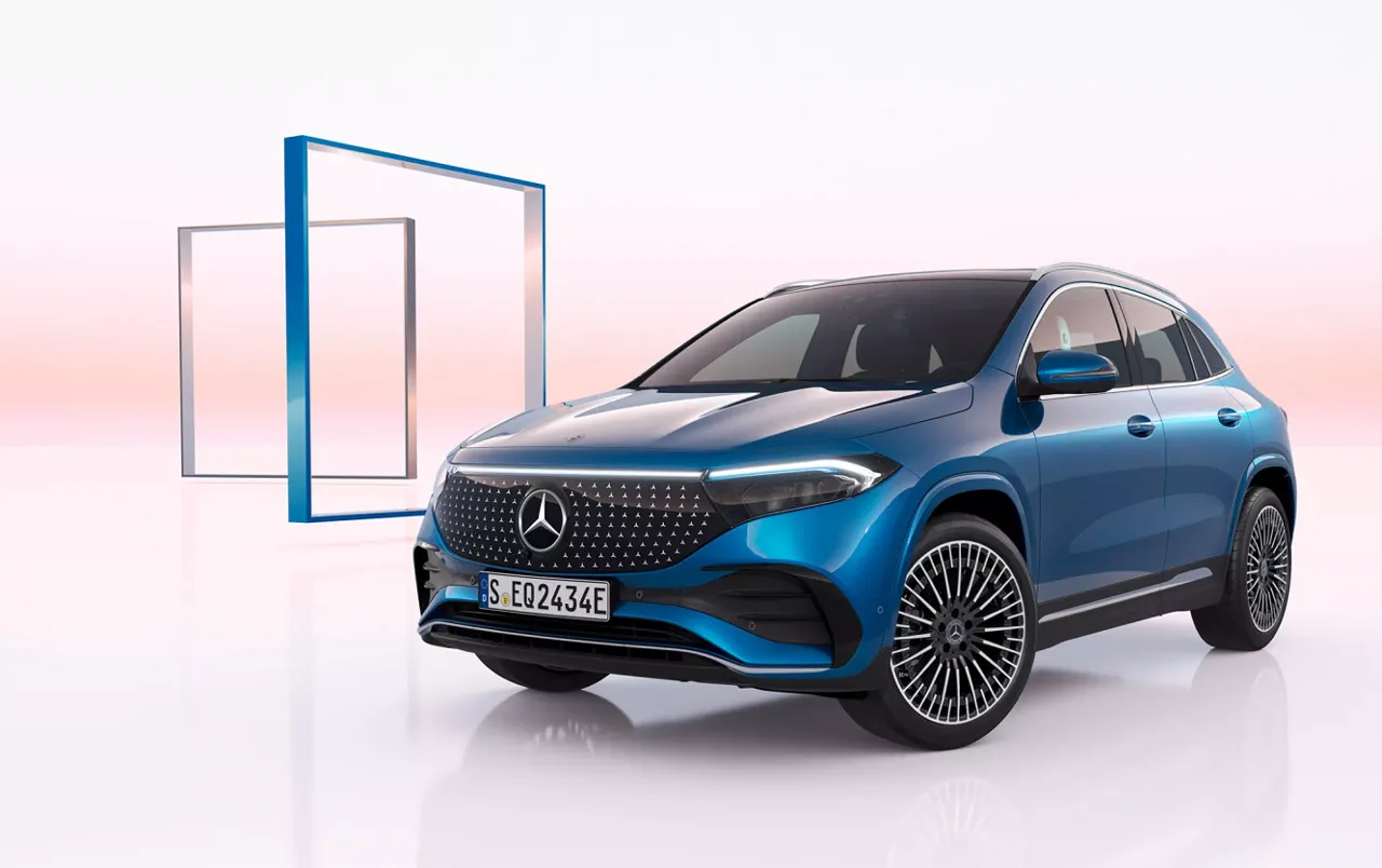 Mercedes-Benz представил обновленные электрокроссоверы EQA и EQB