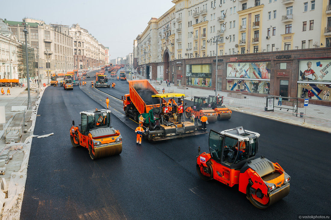 В Москве 32 тысячи м2 асфальта уложили за сутки