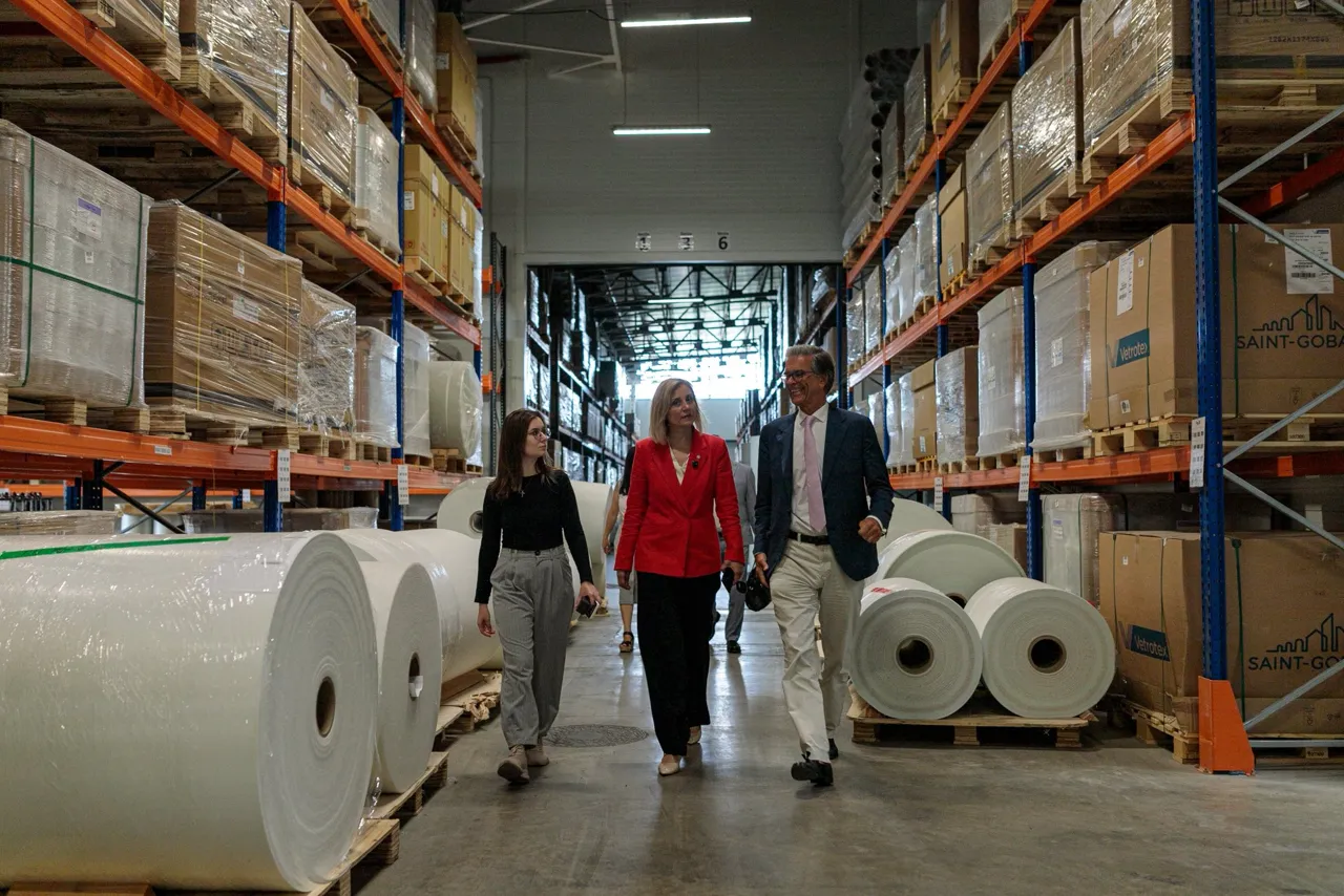 O companie germană a deschis în Moldova o fabrică modernă de materiale din fibră de sticlă