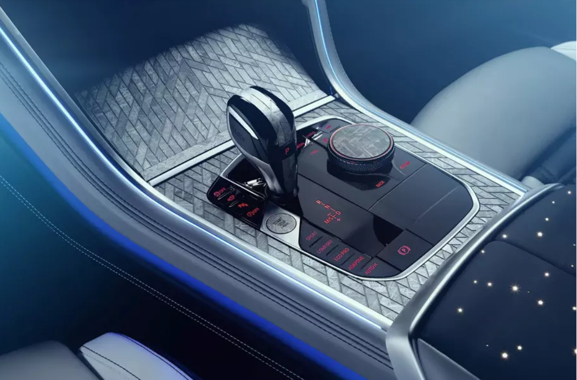 BMW украсила новую «восьмерку» кусочками метеорита