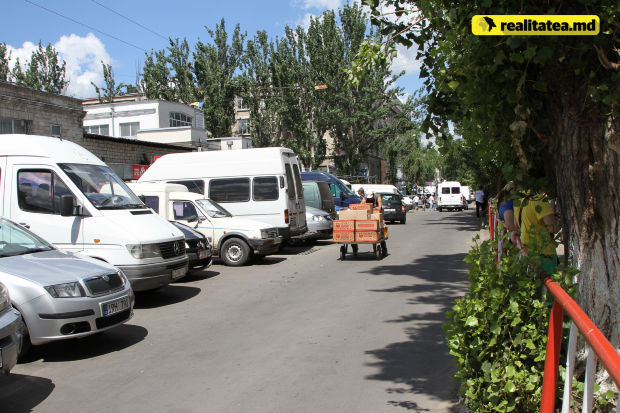 Улица Митрополита Варлаама кажется просторнее после изгнания продавцов