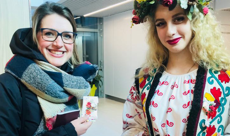 Mii de mărţişoare, dăruite pasagerilor la Aeroportul Chişinău ®