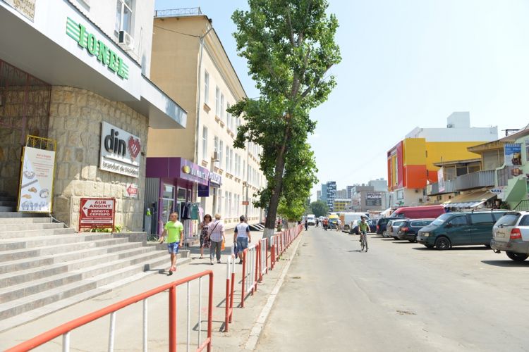 Полиция продолжает борьбу с уличной торговлей
