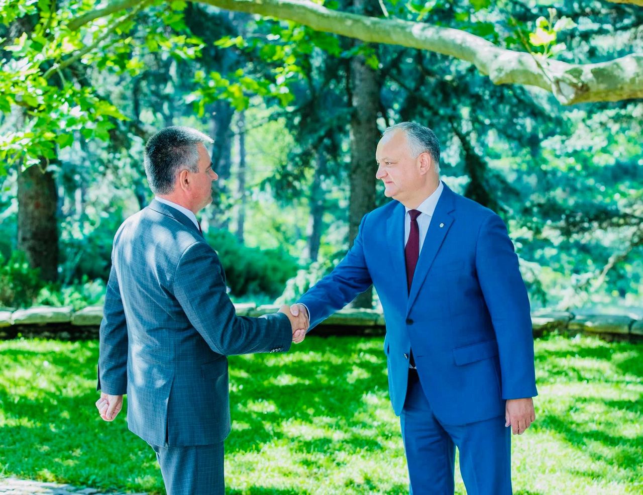В Кондрице началась первая за 2020 год встреча Додона и Красносельского