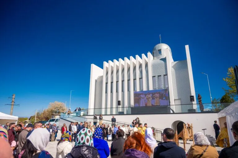 Начальник полиции Молдовы приехал на открытие церкви митрополии Бессарабии