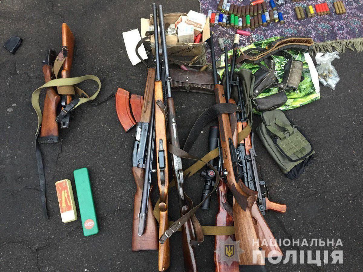На Донбассе у пенсионера изъяли 17 единиц оружия