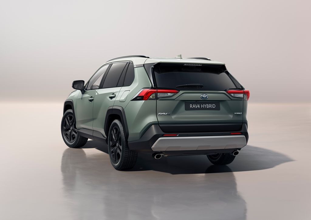 Toyota представляет RAV4 Adventure — внедорожную версию кроссовера