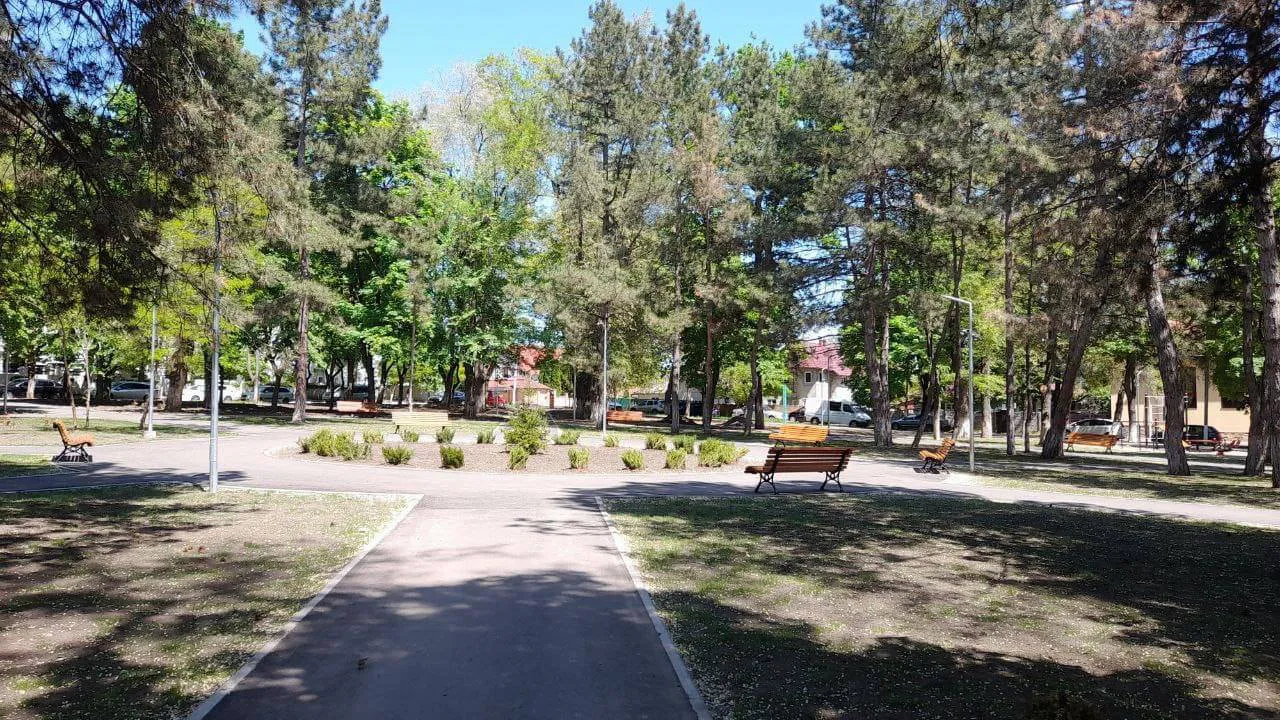 В Кишиневе завершается восстановление еще одного сквера