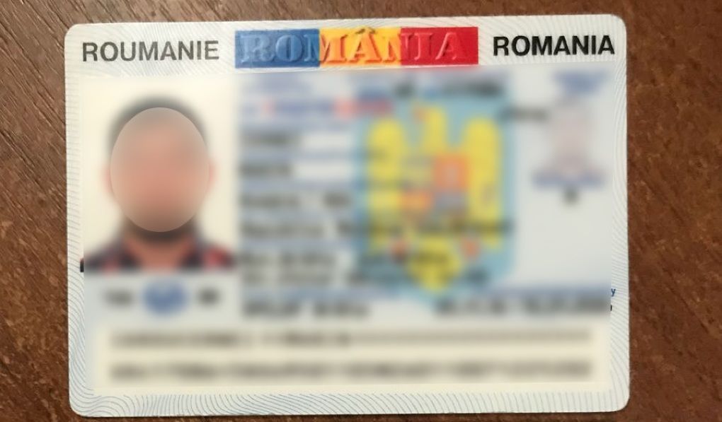 Житель Бричан вез во Францию двум соотечественникам поддельные румынские документы
