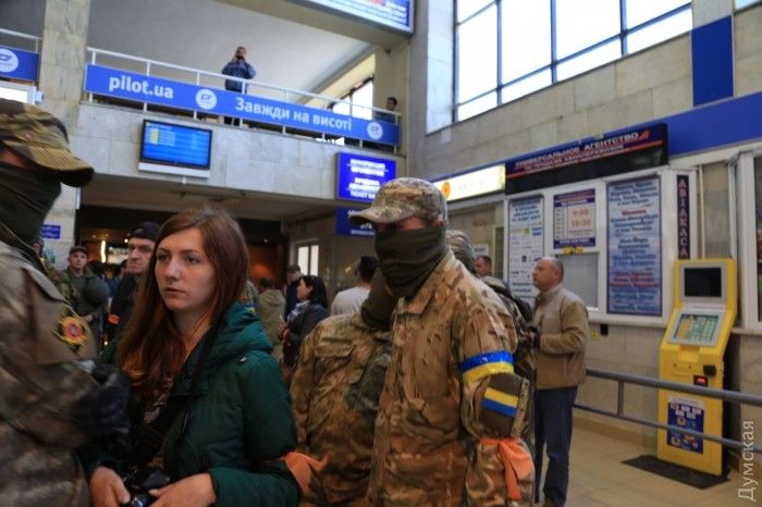 Неизвестные препятствуют депутатам от оппозиции в Одессе принять участие в панихиде