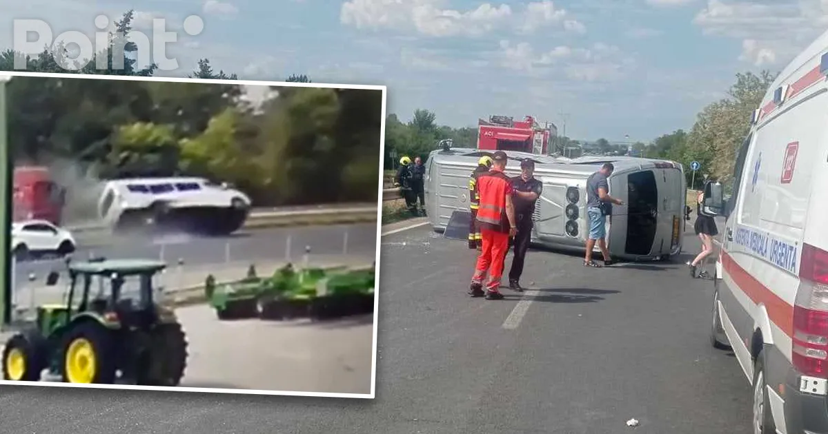 Momentul în care microbuzul se răstoarnă la Stăuceni, surprins de o cameră