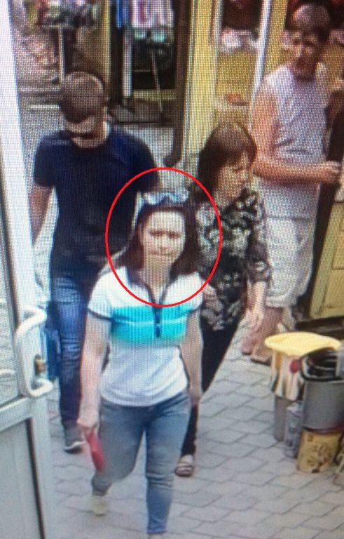 Полиция ищет женщину, которая хотела украсть телефон на рынке Комрата