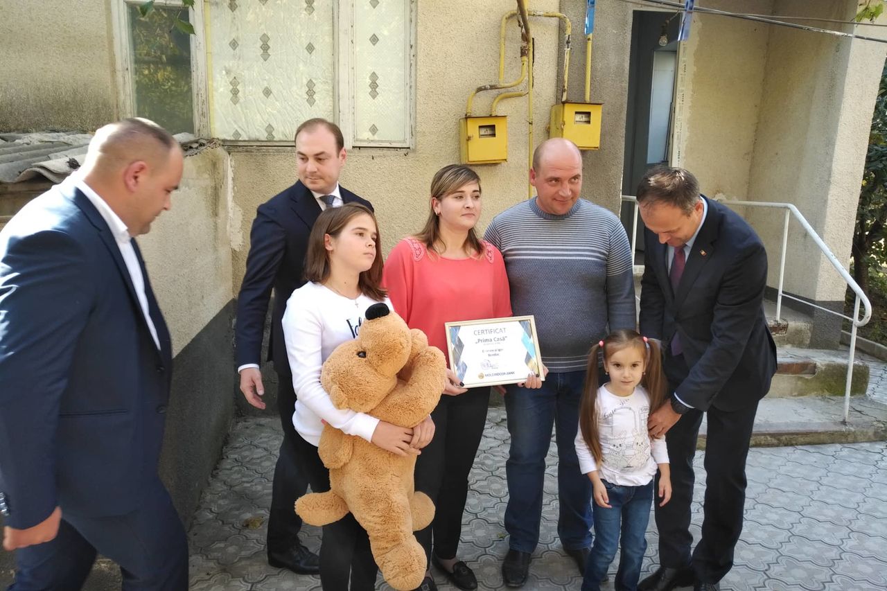Андриан Канду поздравил семью Бондок - первых участников Prima Casa из Флорешт