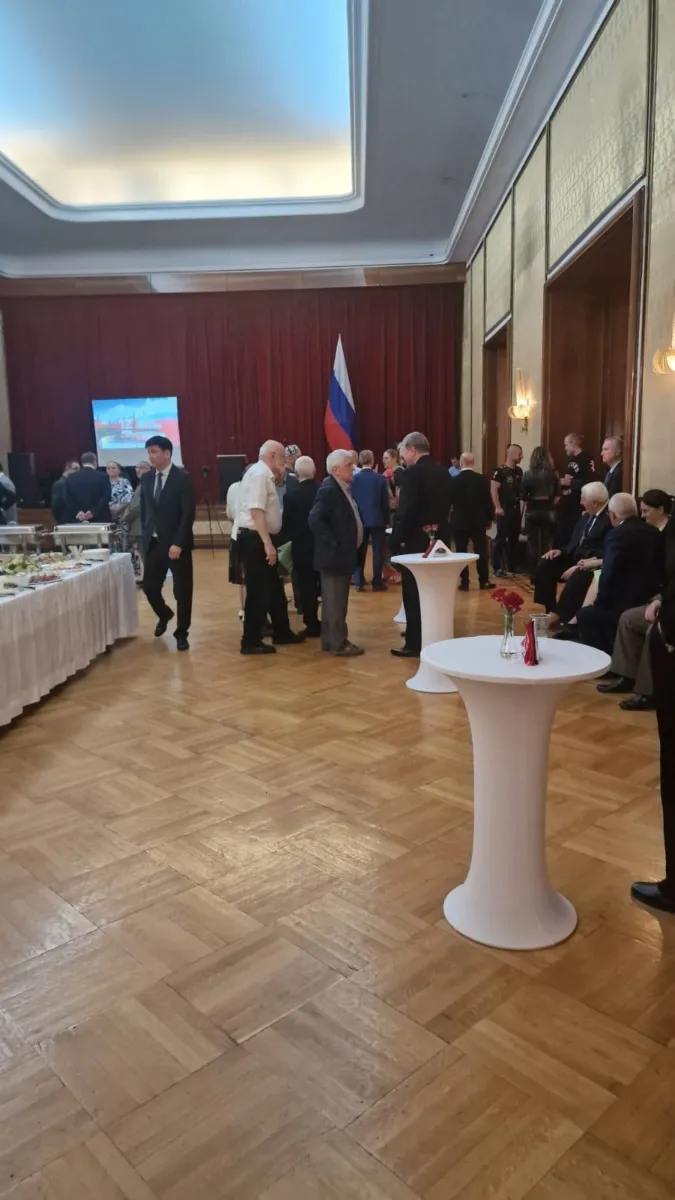 Румынский сенатор, избранная депутатом Европарламента, посетила мероприятие в посольстве РФ