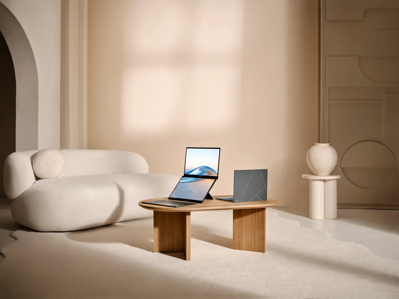 Открой мультиэкранную вселенную с ASUS Zenbook Duo