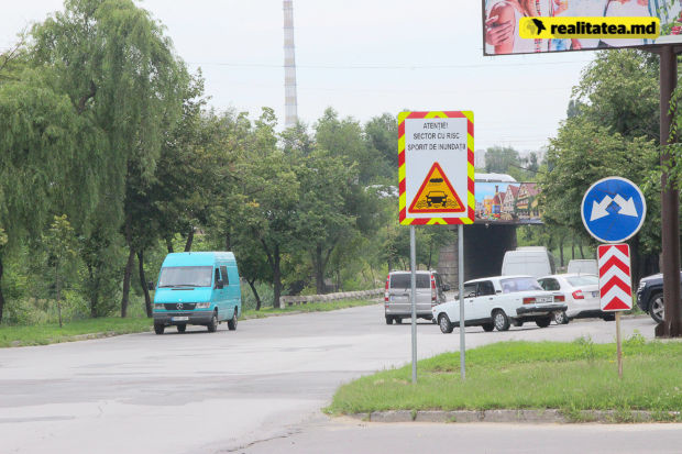 Дорожные знаки риска затопления установлены уже на двух улицах