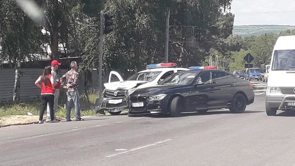 Автомобиль полиции попал в ДТП в Кишиневе