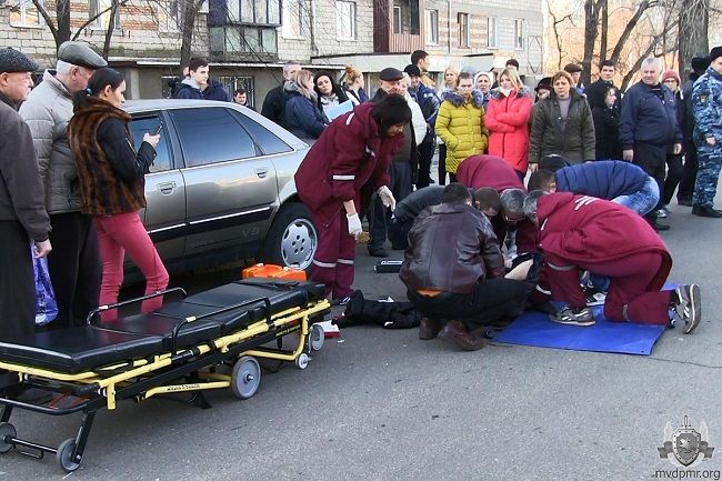 Мужчина попал в реанимацию после наезда автомобиля в Тирасполе