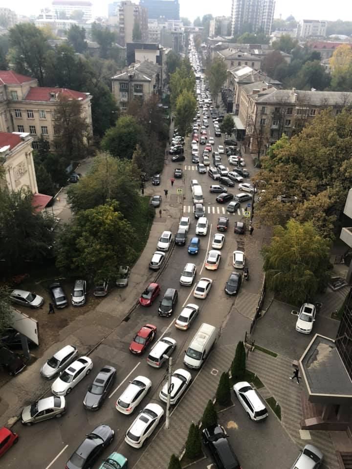 Кишинев сковали пятничные пробки