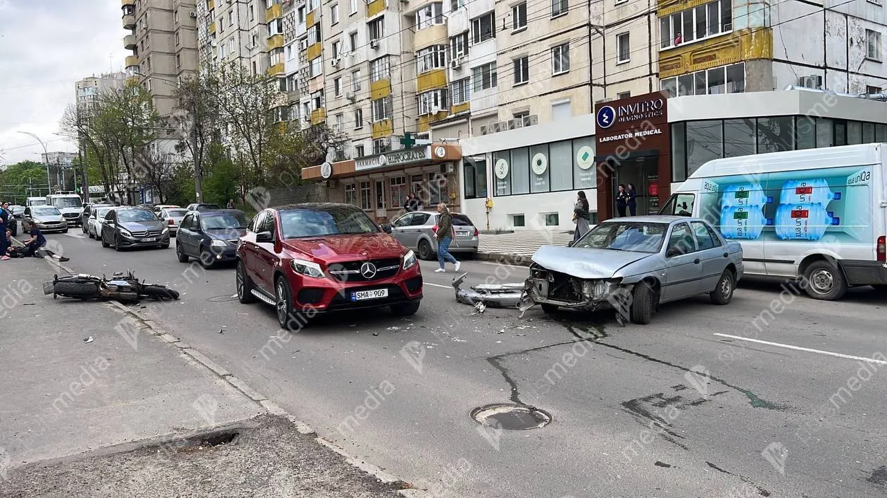 В Кишиневе произошло ДТП: пострадал мотоциклист