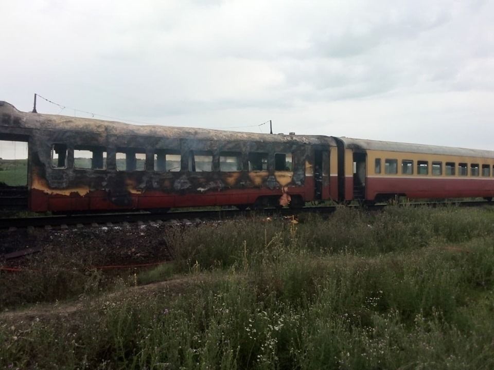 В Фалештском районе загорелся пассажирский поезд "Унгены - Бельцы"